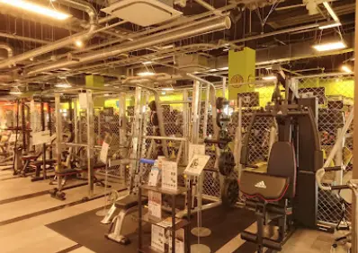 GOLD'S GYM　コマーシャルモール博多